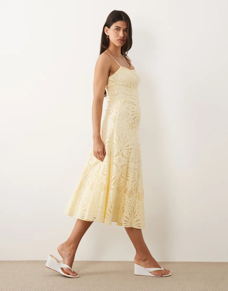  Forever New Forever New - Vestido Midi Amarillo Limón De Tirantes Y Corte Skater Con Bordado Inglés Y Detalle Estilo Corsé 
