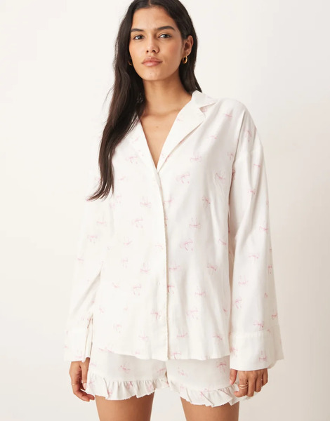  Gina Tricot Camisa De Pijama Blanca De Manga Larga Con Estampado De Lazos Rosas De Franela Mix & Match De Gina Tricot-blanco 