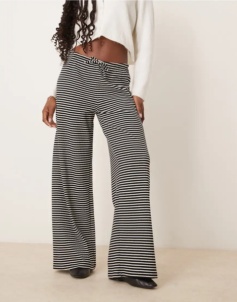  Gina Tricot Pantalones Negros Y Blancos A Rayas De Pernera Ancha Con Cordón Ajustable En La Cintura De Punto Muy Suave De Gina Tricot-multicolor 