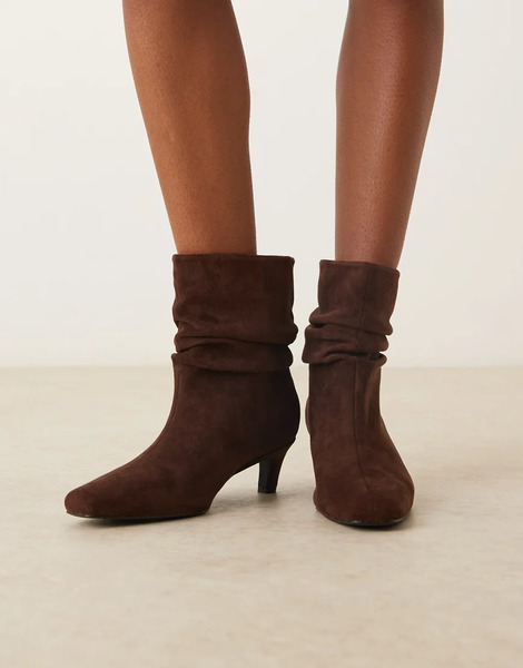  Glamorous Botines Marrones Fruncidos De Tacón Bajo Con Acabado Microtexturizado De Glamorous-brown 