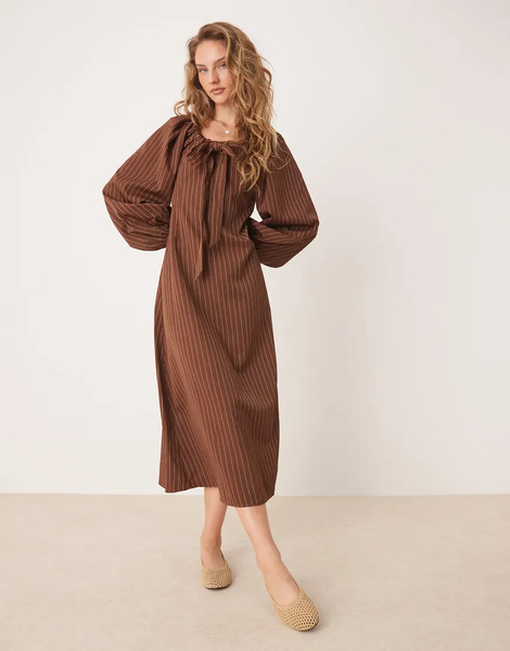  Glamorous Vestido Largo Marrón A Rayas Blancas Amplio Con Mangas Voluminosas Y Lazada Delantera De Glamorous-brown 