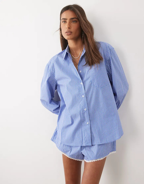  Good American Camisa Azul Y Blanca A Rayas De Corte Cuadrado Clásico De Popelina De Good American (parte De Un Conjunto) 