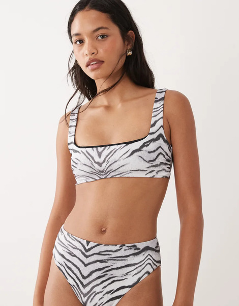  Good American Top De Bikini Blanco Y Negro Mate Con Estampado De Tigre Khloe De Good American (parte De Un Conjunto)-multicolor 