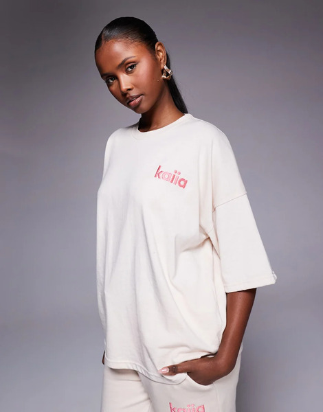  Kaiia Camiseta Color Crema Extragrande Con Logo Bordado Y Gráfico De Pegatinas Bonitas En La Espalda De Kaiia (parte De Un Conjunto)-blanco 