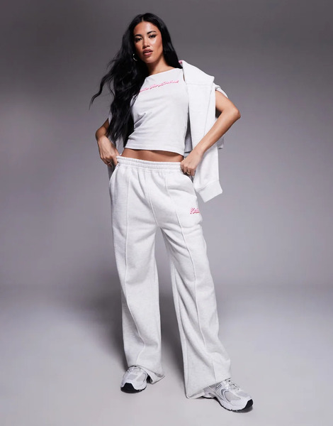  Kaiia Joggers Gris Claro Jaspeado Y Rosa De Pernera Ancha Con Detalle De Costura Y Logo Estampado En Relieve De Mezcla De Algodón De Kaiia (parte De Un Conjunto) 