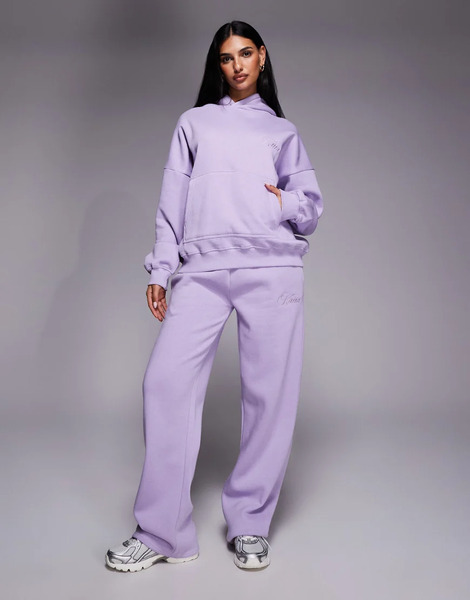  Kaiia Joggers Lilas De Pernera Ancha Con Logo Bordado Y Detalle De Bolsillo De Kaiia Studio (parte De Un Conjunto)-morado 