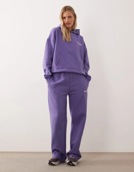  Kaiia Joggers Morados Y Lilas De Pernera Ancha Con Logo De Estrella De Tejido Rico En Algodón De Kaiia Studio (parte De Un Conjunto) 