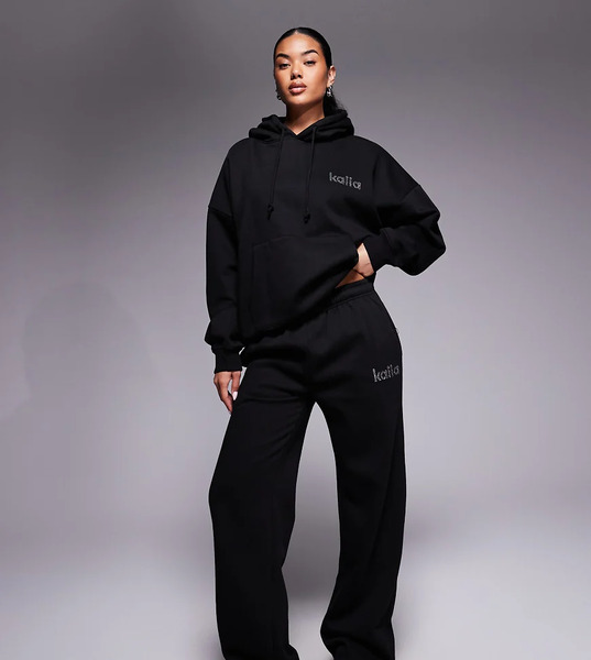  Kaiia Joggers Negros De Pernera Ancha Con Logo De Strass De Tejido Rico En Algodón Exclusivos De Kaiia (parte De Un Conjunto) 