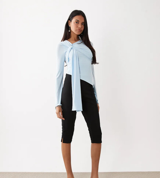  Kaiia Top Azul Pastel Ceñido De Manga Larga Con Detalle De Lazada Drapeada De Tejido Doble Exclusivo De Kaiia 