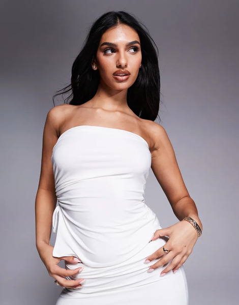  Kaiia Top Blanco Ceñido Muy Ajustado Con Escote Palabra De Honor Y Lateral Fruncido Con Lazada Exclusivo De Kaiia (parte De Un Conjunto) 