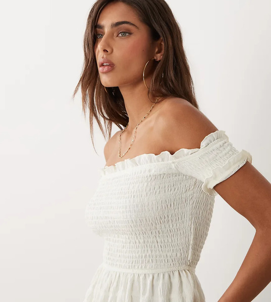  Kaiia Top Color Crema Fruncido Con Escote Bardot Y Sobrefalda De Tejido Texturizado Exclusivo De Kaiia (parte De Un Conjunto)-blanco 