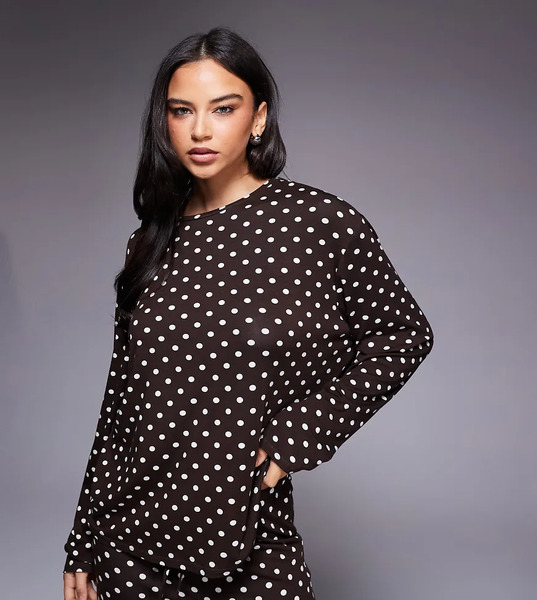  Kaiia Top Marrón Y Crema Extragrande De Manga Larga Con Estampado De Lunares Y Cuello Redondo De Punto Muy Suave Exclusivo De Kaiia (parte De Un Conjunto)-multicolor 
