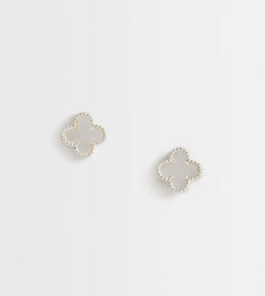  Kingsley Ryan Pendientes De Botón De Plata De Ley Con Diseño De Trébol Con Perla De Imitación De Kingsley Ryan-plateado 