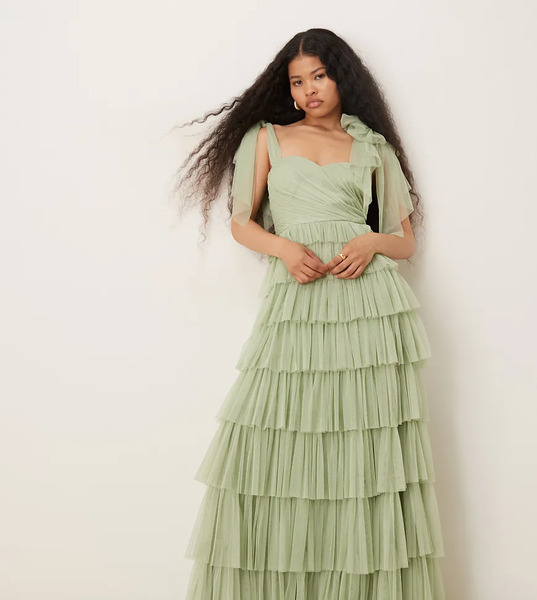  Lace & Beads Petite Vestido De Dama De Honor Largo Verde Oliva Intenso Con Lazos En Los Hombros De Tul De Lace & Beads Petite 