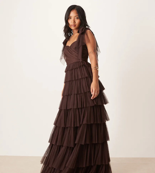  Lace & Beads Petite Vestido Largo Color Ciruela Chocolate Escalonado Con Lazos En Los Hombros De Tul De Lace & Beads Petite-brown 