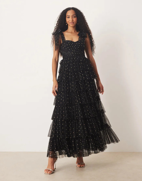  Lace & Beads Vestido Largo Negro Escalonado Con Estampado De Lunares Y Lazos En Los Hombros De Tul De Lace & Beads 