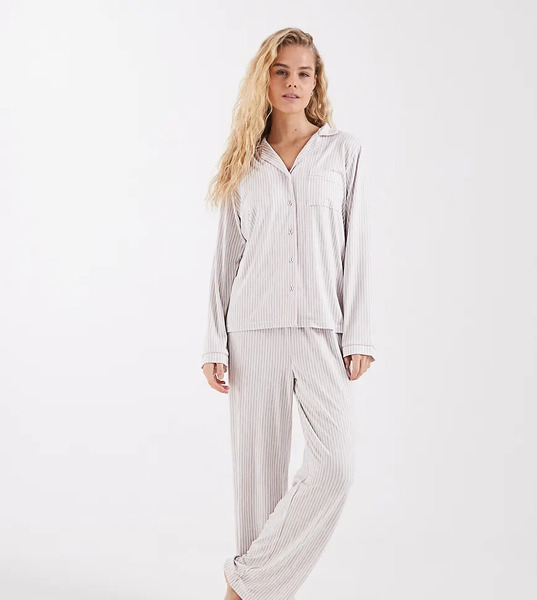  Loungeable Conjunto A Rayas Beis Y Blancas De Pantalones Y Top Con Cuello De Solapas De Punto Liso Muy Suave De Loungeable-blanco 