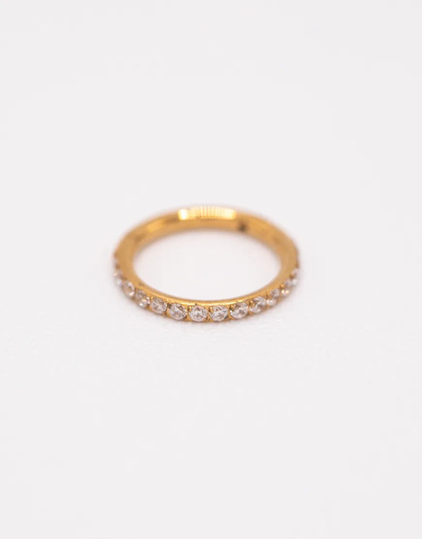  Lovisa Anillo Dorado De Titanio Fino Con Cierre De Bisagra Y Diseño De Banda Con Circonitas En Pavé Chapado En Oro De Lovisa 