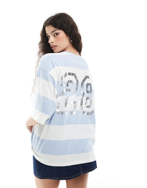  Monki Camiseta A Rayas Blancas Y Azules Extragrande De Manga Corta Con Estampado Universitario En La Espalda De Monki-multicolor 