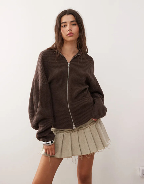  Monki Jersey Marrón Chocolate Con Capucha, Cremallera Doble Y Detalle Entallado En La Cintura De Punto Exclusivo En Asos De Monki 