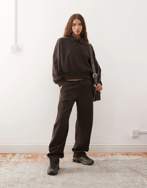  Monki Joggers Marrón Chocolate De Pernera Barrel Y Detalle De Ribetes Beis De Monki (parte De Un Conjunto)-brown 