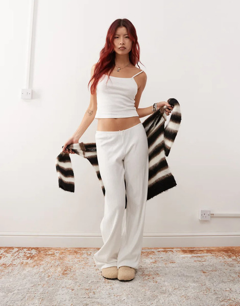 Monki Top Corto De Pijama Blanco Hueso Con Detalle De Lazos Pequeños De Pointelle Y Encaje Mix & Match De Monki 