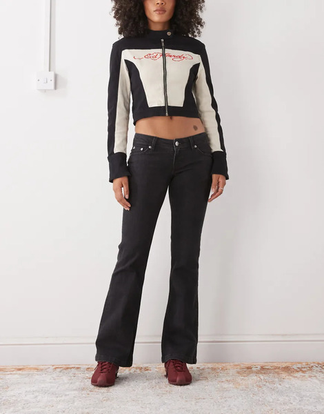  Monki Vaqueros Negro Lavado De Corte Acampanado De Monki 