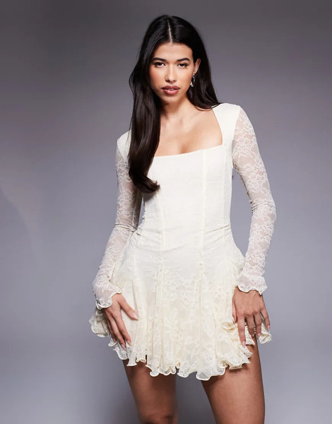  Murci Vestido Corto Color Crema De Manga Larga Con Cuello Cuadrado Y Volante Fruncido En El Bajo De Encaje De Murci-blanco 