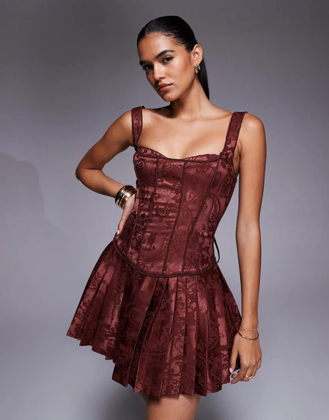  Murci Vestido Corto Marrón Chocolate Estructurado Con Patrón De Jacquard, Cuello Cuadrado Y Pliegues De Satén De Murci-brown 