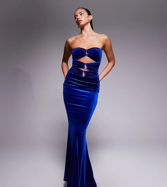  Murci Vestido Largo Azul Marino Ajustado De Corte Sirena Con Escote Palabra De Honor, Aberturas Y Herrajes Dorados De Terciopelo Exclusivo De Murci 