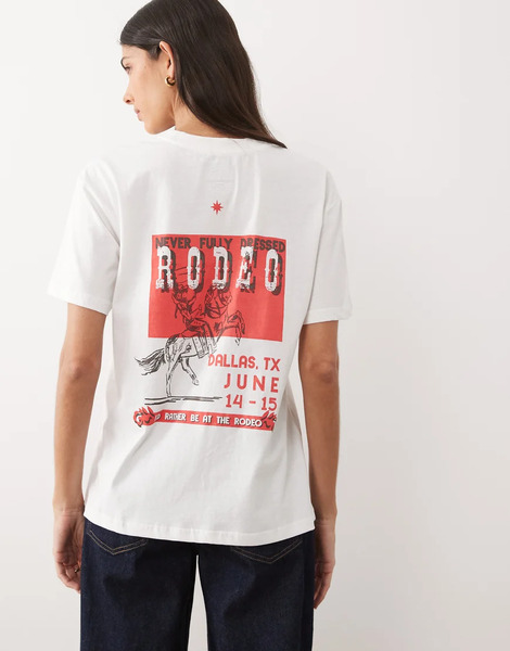  Never Fully Dressed Camiseta Blanca Con Estampado rodeo De Never Fully Dressed-blanco 