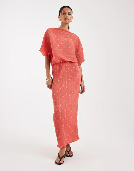  Never Fully Dressed Vestido Largo Coral Plisado Con Estampado De Lunares Metalizados Y Hombro Caído Tilly De Never Fully Dressed-naranja 