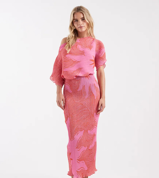  Never Fully Dressed Vestido Largo Rosa Plisado Con Estampado De Soles Y Hombro Descubierto Tilly De Never Fully Dressed Petite 