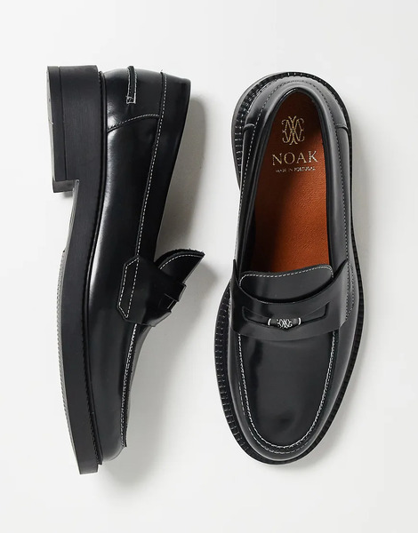  Noak Mocasines Negros Clásicos Con Pespuntes En Contraste Y Detalle Metálico Dorado De Cuero Elaborados En Portugal De Noak 