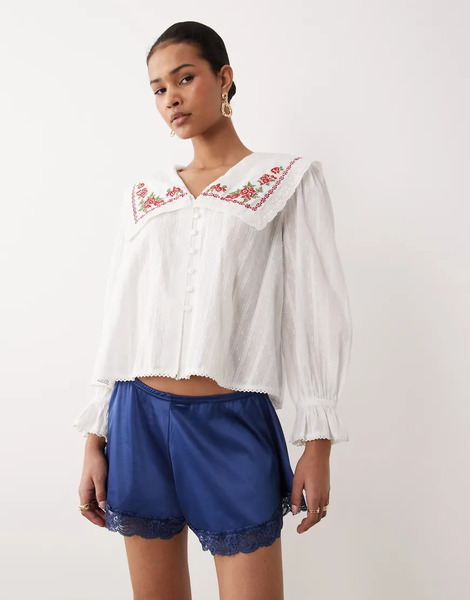  Nobody's Child Blusa Blanca Extragrande Con Solapas Bordadas De Tejido Rico En Algodón Eloise De Nobody's Child-blanco 