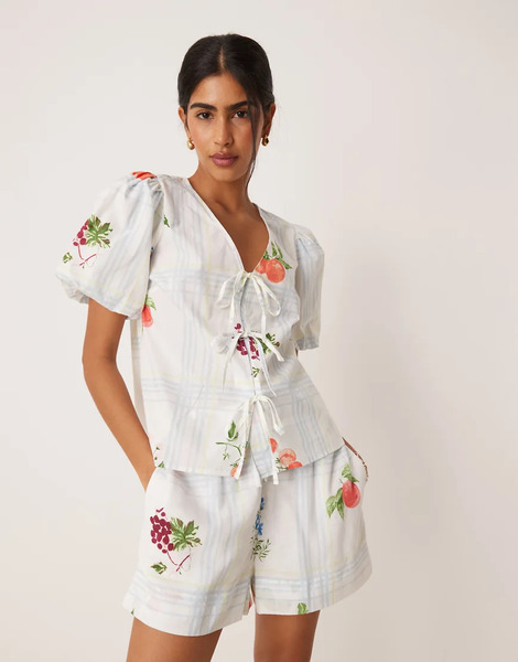  Nobody's Child Top Con Estampado De Cuadros Y Frutas Y Detalle De Lazada Bernadetta De Nobody's Child (parte De Un Conjunto)-multicolor 