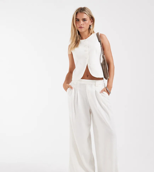  Only Petite Pantalones De Sastre Blancos De Pernera Ancha De Mezcla De Lino De Only Petite (parte De Un Conjunto) 