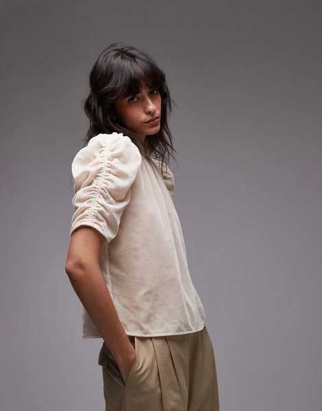   Other Stories Top Beis Con Cuello Alto Y Mangas Voluminosas Drapeadas De Terciopelo De & Other Stories-beis Neutro 