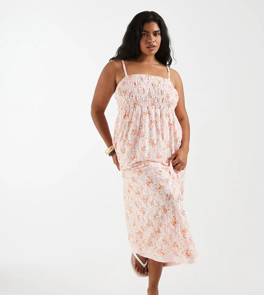  Pieces Plus Pieces Curve - Vestido Largo Rosa De Tirantes Con Estampado De Florecitas Y Diseño Fruncido De Encaje 