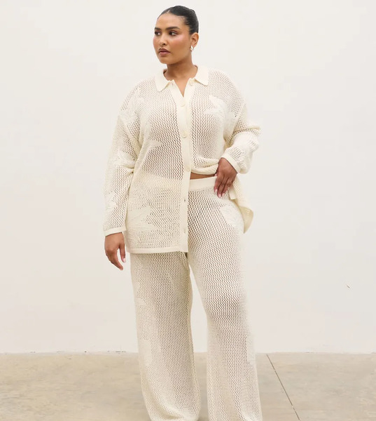  Pretty Lavish Curve Pantalones Color Crema Extragrandes Con Estampado Floral De Punto Calado De Pretty Lavish Curve (parte De Un Conjunto)-blanco 