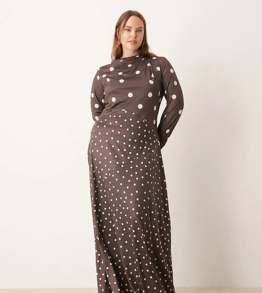  Pretty Lavish Curve Vestido Largo Marrón Ceñido De Manga Larga Con Estampado De Lunares Dividido De Pretty Lavish Curve-brown 