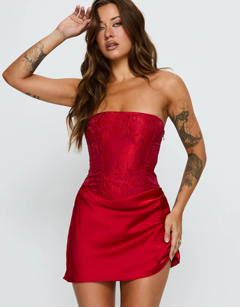  Princess Polly Vestido Corto Rojo Con Estampado Floral, Escote Palabra De Honor Y Detalle Drapeado En La Cintura Jenevieve De Princess Polly 