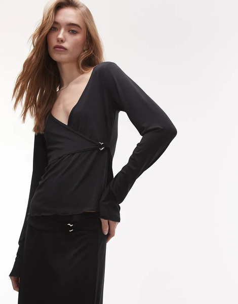  Résumé Top Negro Elegante Con Cuello De Pico Y Detalle De Hebilla De Punto Liso De Résumé (parte De Un Conjunto) 