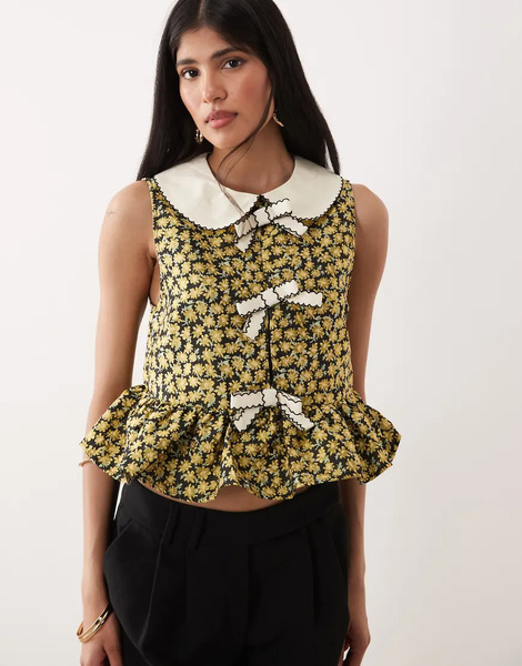  Sister Jane Sister Jane - Olive - Blusa Sin Mangas Con Estampado Floral Amarillo, Sobrefalda Y Cuello Babero De Jacquard-multicolor 