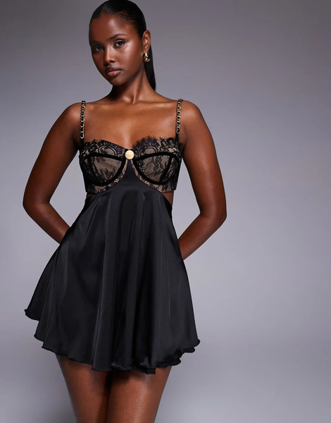  The Dolls House Circa Vestido Corto Negro Con Espalda Descubierta Y Detalle De Bralette De Encaje Frenchie De The Dolls House Circa 