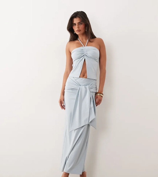  The Frolic The Frolic Exclusive - Top Azul Pastel Ceñido Con Cuello Halter, Detalle Fruncido Y Abertura Delantera (parte De Un Conjunto)-blanco 