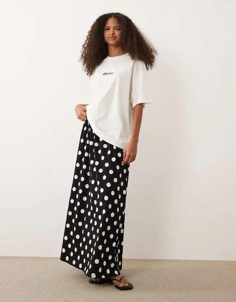  Threadbare Threadbare - Falda Semilarga Negra De Corte Acampanado Con Estampado De Lunares Blancos De Punto Liso-negro 