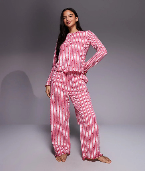  Threadbare Pijama A Rayas Rosas Y Rojas Abotonado Para San Valentín Con Estampado De Corazones De Mezcla De Algodón De Threadbare 