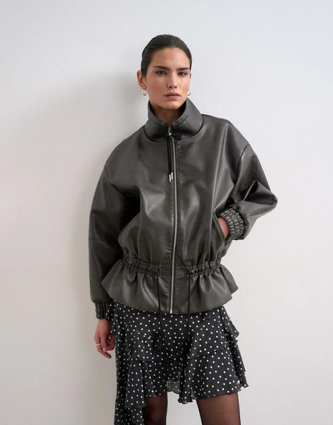  Topshop Chaqueta Negra Con Cremallera, Cuello Alzado Y Cordón Ajustable En La Cintura De Tejido Efecto Cuero De Topshop-negro 