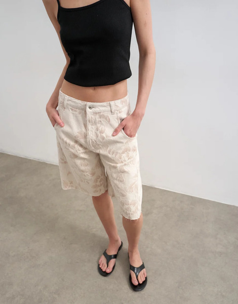  Topshop Pantalones Cortos Vaqueros Color Crudo De Corte Alargado Barrel Con Estampado Floral De Jacquard De Topshop-blanco 